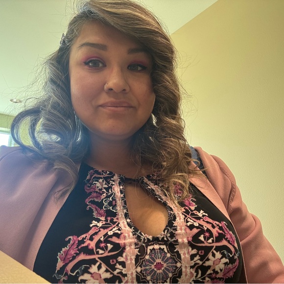 Meet your Posher, Michelle - Picture 3 of 7